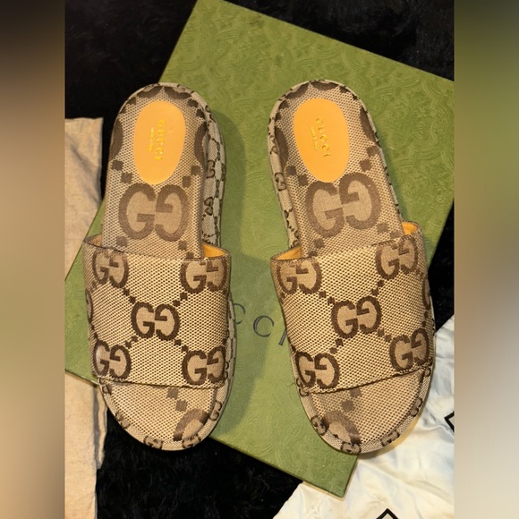 Great condition wore once Gucci platform slides - Picture 4 of 12
